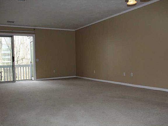 4th image of 126 Trellis Dr