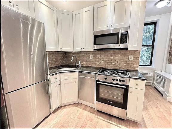2nd image of 325 E 78th St APT 2D