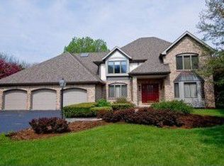 715 Cambridge Pl, Sycamore, IL 60178