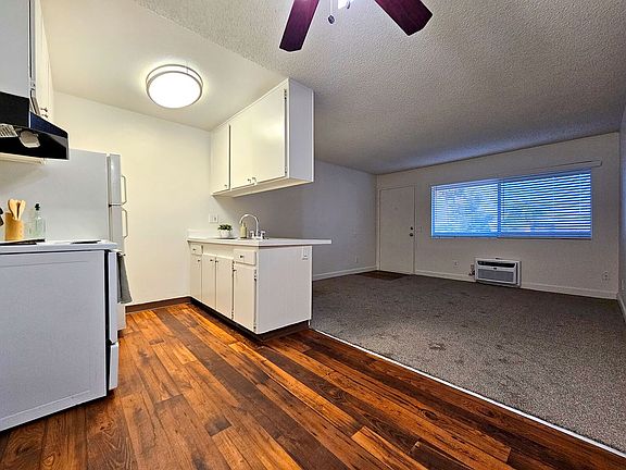 4th image of 12802 Mapleview St #8