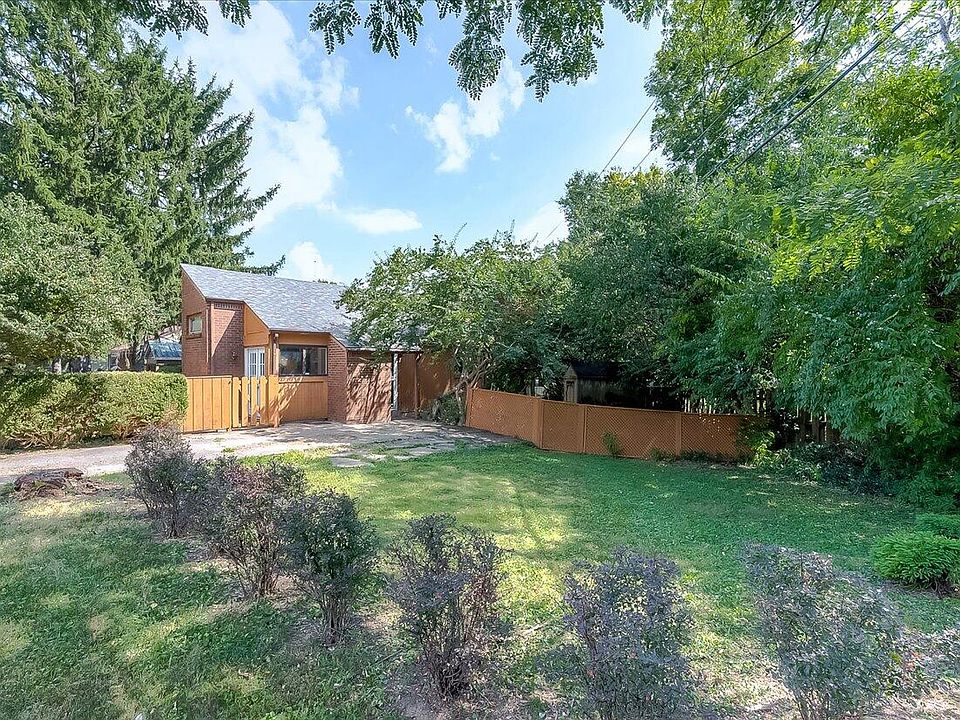 1st image of 2699 Woodhill Dr