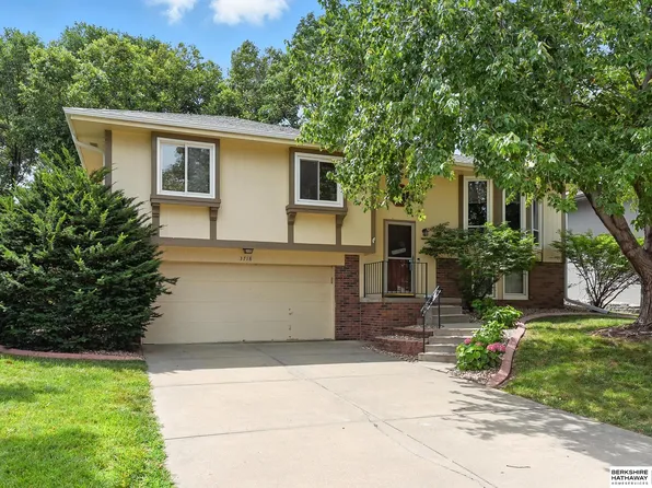 3718 S 153rd St, Omaha, NE 68144