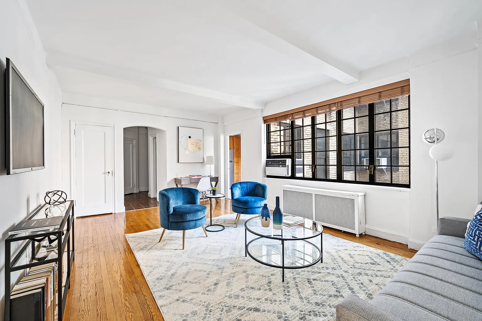 211 E 35th St APT 5F photo 1