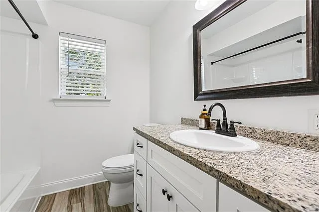 711 Calvert Ave — Photo 10