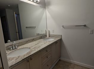 18505 SE Newport Way UNIT B109, Issaquah, WA 98027