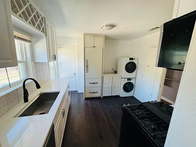2 bed, 1200 sqft, $2,400 — Photo 3