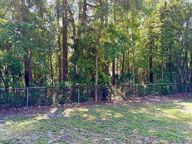 2909 Lauderdale Dr E — Photo 19