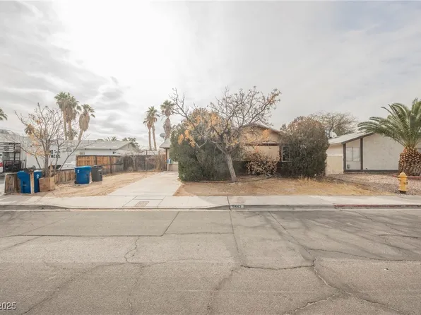 6443 Silverfield Dr, Las Vegas, NV 89103