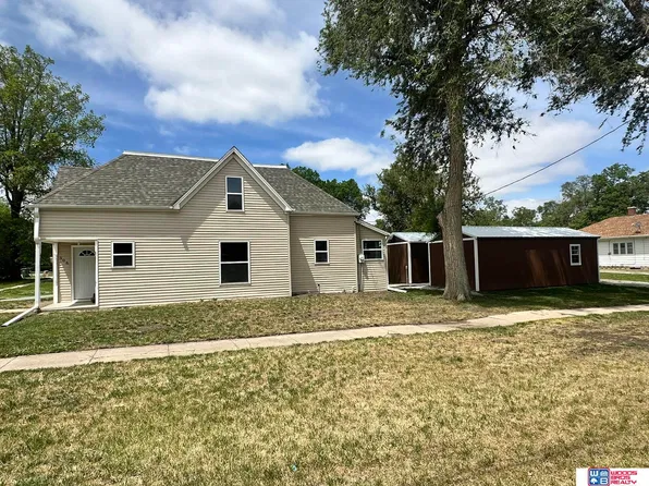 506 N 10th St, Geneva, NE 68361