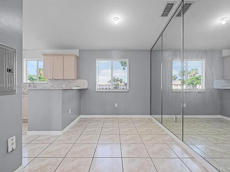 1261 SE 27th St #201 — Photo 12