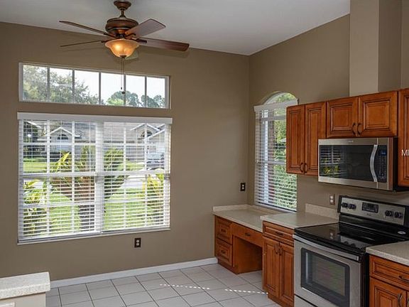4th image of 3937 Oak Crest Cir