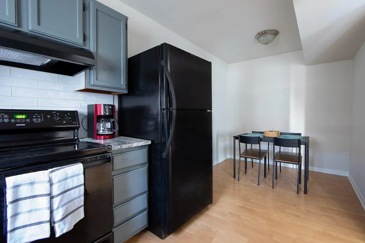 725 Wolftrap Ln — Photo 4