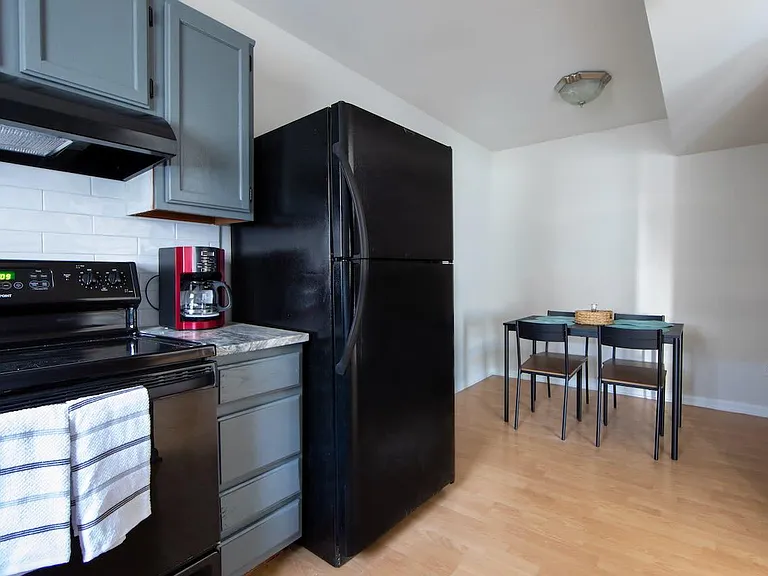 725 Wolftrap Ln — Photo 4