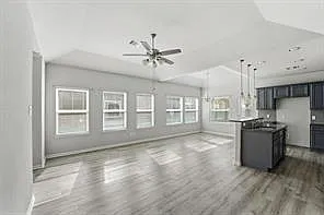 1204 Parkhurst Ave — Photo 3