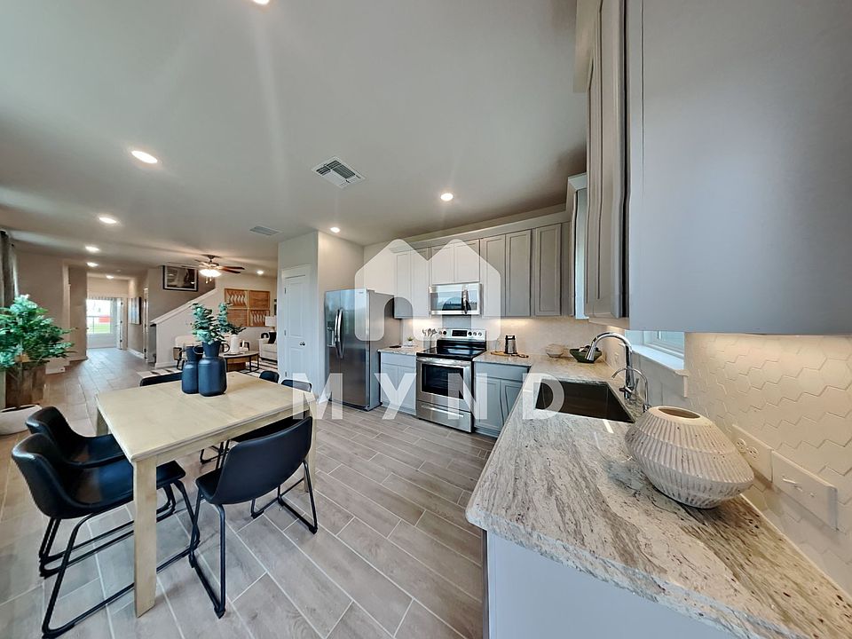1st image of 885 Casina Cir