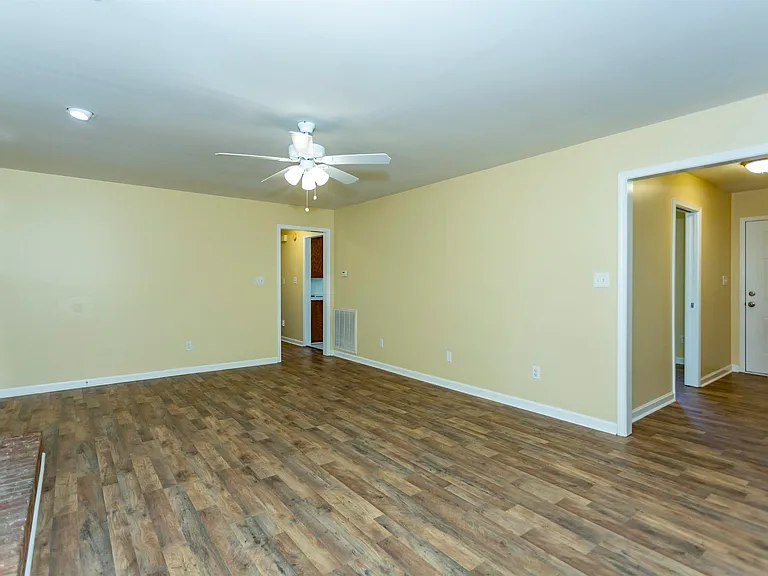 713 Jason Cir — Photo 9