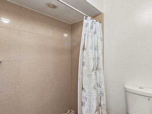 4th image of 222 Old Bay Ln