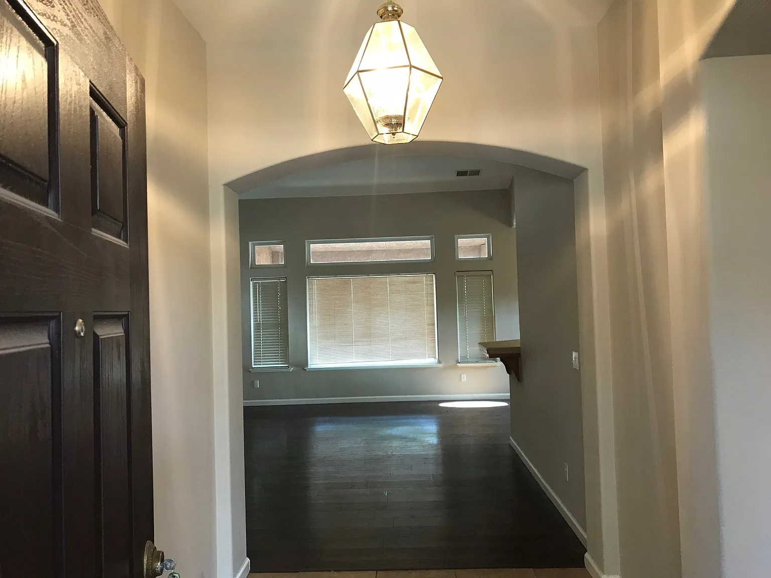 4 bed, 2.0 bath, 2354 sqft, $2,495 — Photo 3