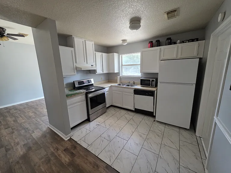 24107 Lazy Kay Ln — Photo 3