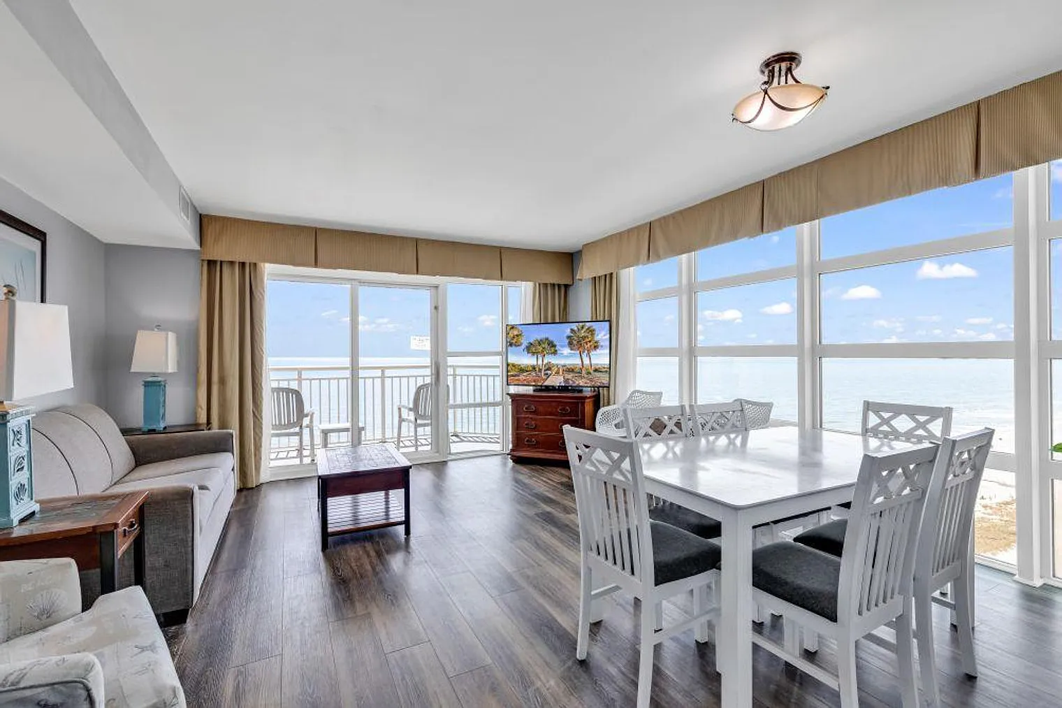 2 bed, 2.0 bath, 1140 sqft, $4,216 — Photo 1