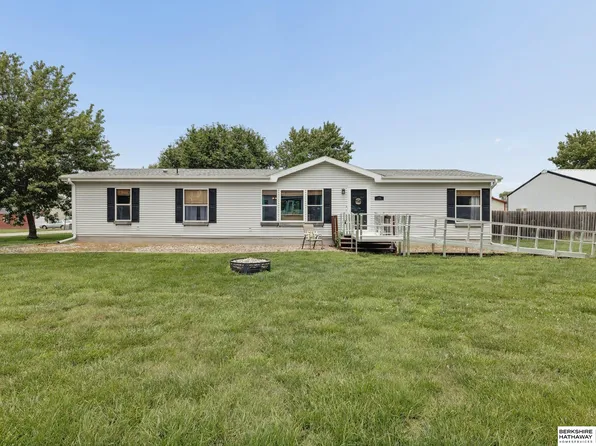 110 5th St, Greenwood, NE 68366
