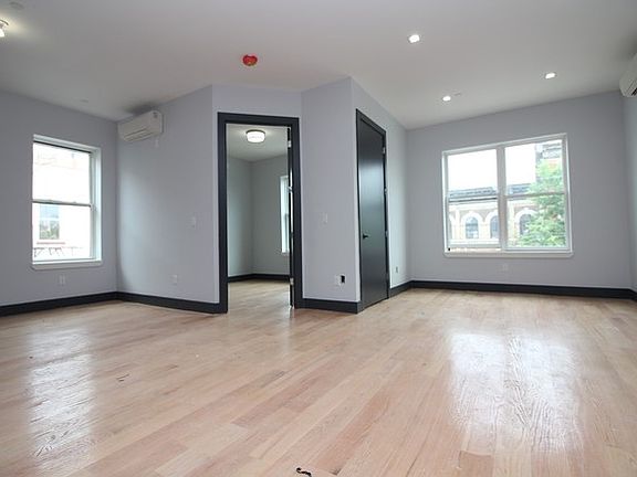 2nd image of 1032 Dekalb Ave #3H