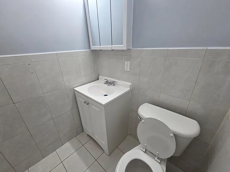 565 Bergen St #2 — Photo 9