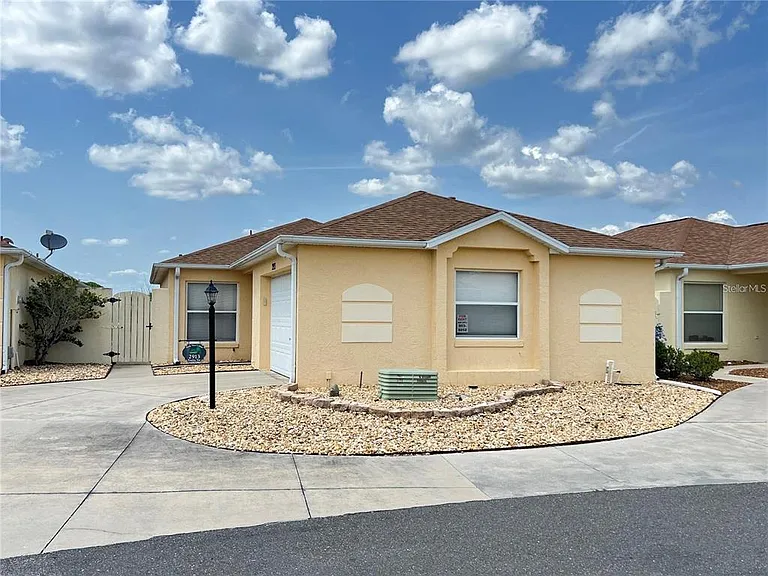2913 Panchos Way — Photo 1