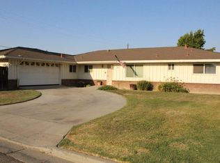301 Fall Ave, Madera, CA 93637