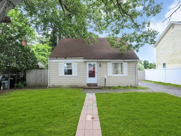 71 Wilson Blvd, Islip, NY 11751