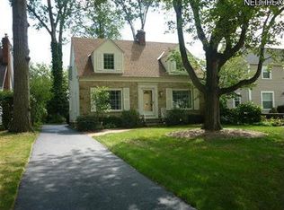 545 Lake Forest Dr, Bay Village, OH