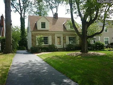 545 Lake Forest Dr photo 1