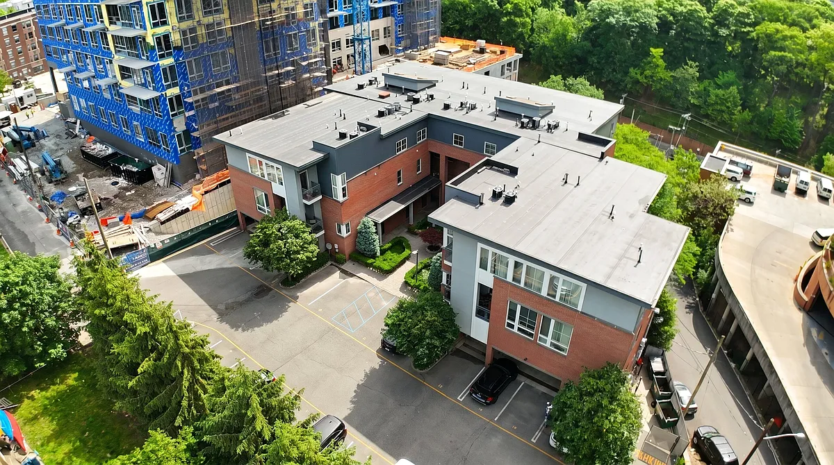 Building Photo - 1600 Kaufer Ln #5