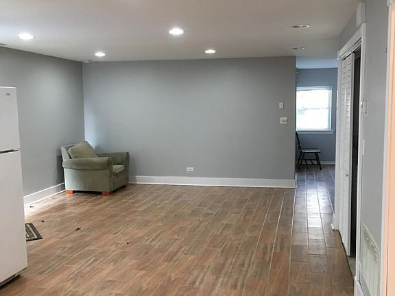 5th image of 918 S Bell Ave #1