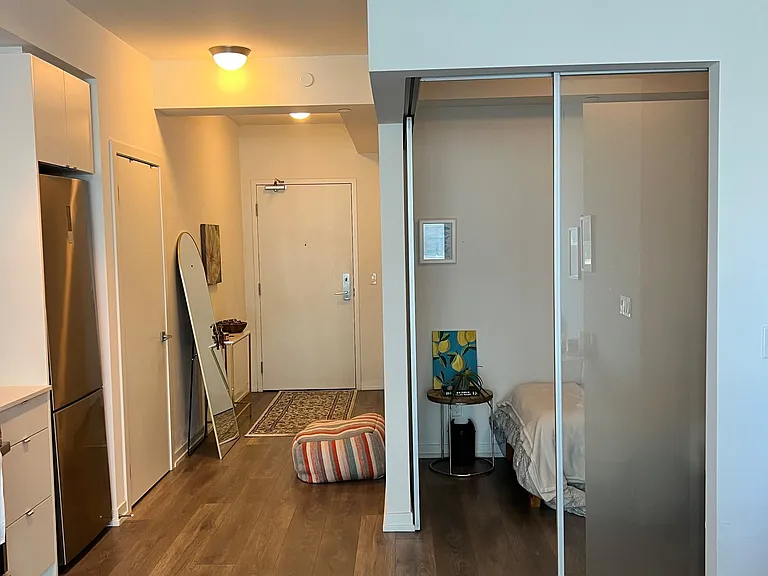 49 E Liberty St #2008 — Photo 3