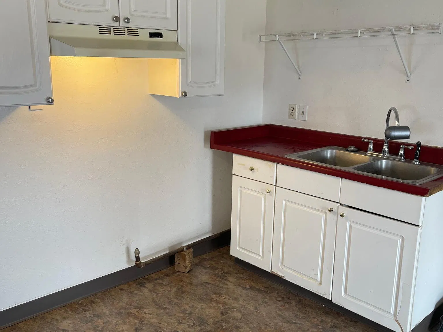 325 Lucille St — Photo 4