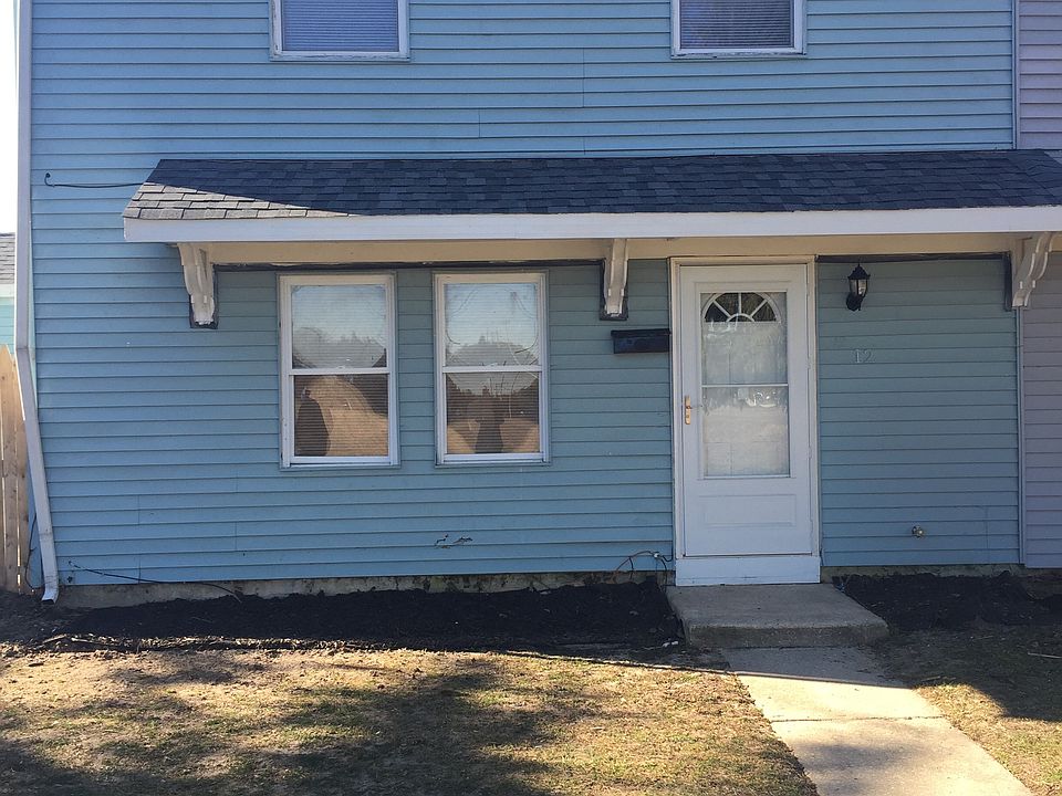 1st image of 12 Linden Ct