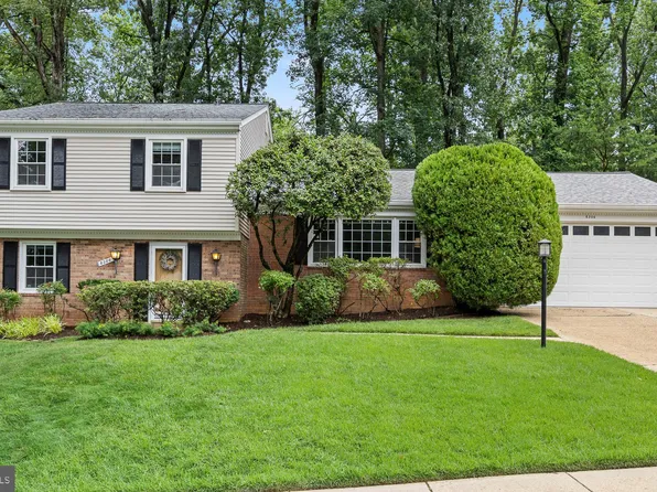 8306 Winslow Ave, Springfield, VA 22152