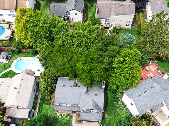 3rd image of 292 Abbeywood Ln