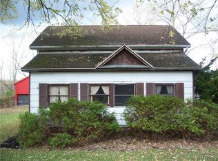 11536 Hunts Corners Rd, Akron, NY 14001