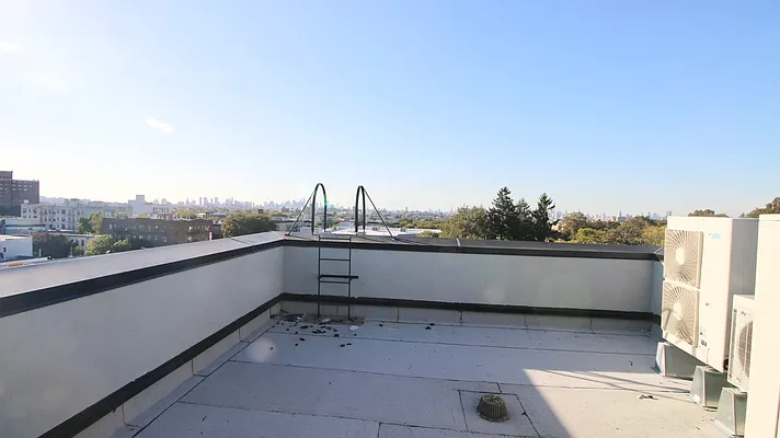 Rented by Delmark Realty LLC | media 52