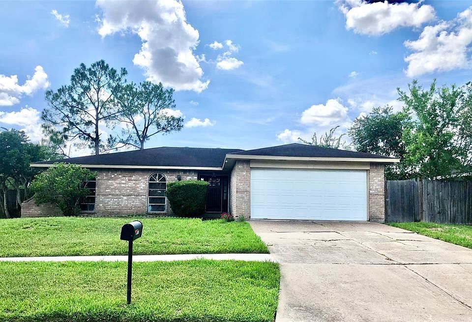 1st image of 13803 New Village Ln
