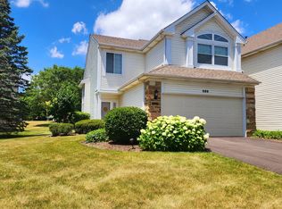 989 Viewpoint Dr, Lake In The Hills, IL 60156