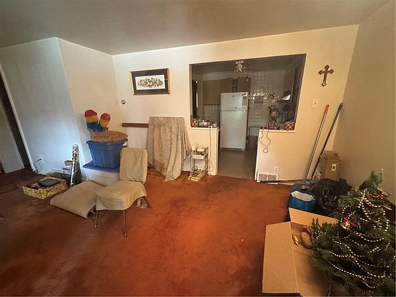 2nd image of 1833 Greentree Rd