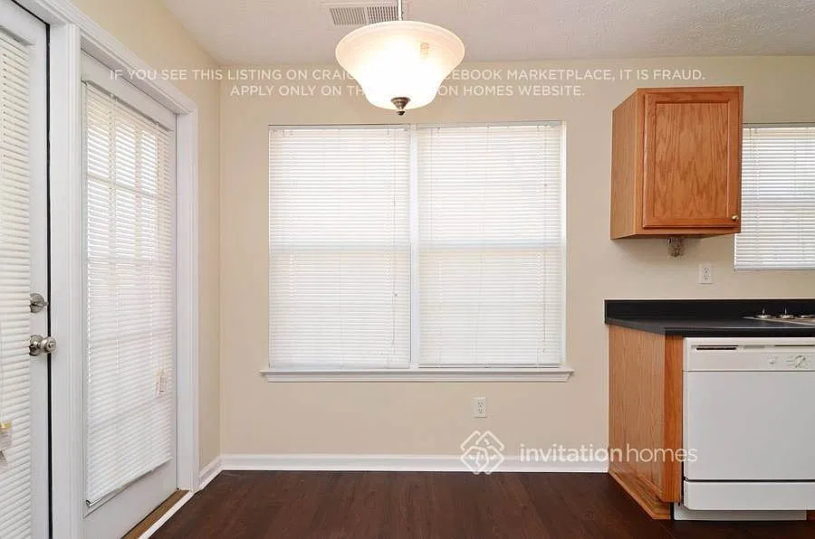 8119 Valley Ridge Dr Union City, GA 30291 — Photo 4