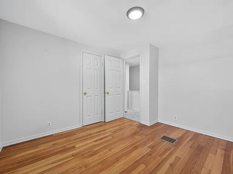 Two Town Bedroom 2 Two Town Bedroom 2
