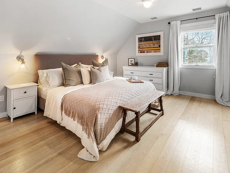 15 Amagansett Dr E — Photo 6