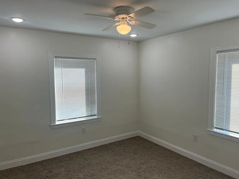 106 Lyndon Ln — Photo 11