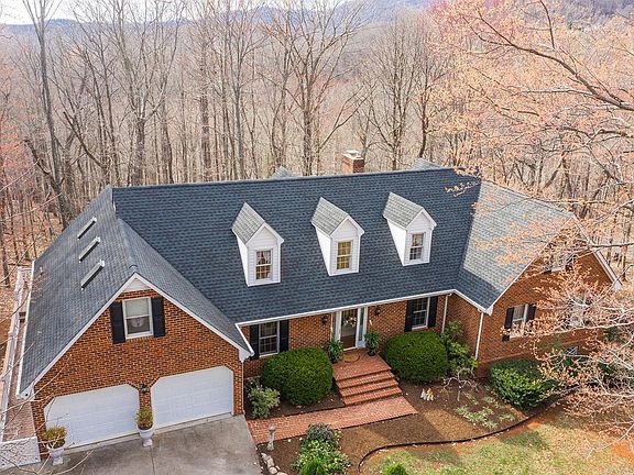 2nd image of 230 Fox Runn Dr