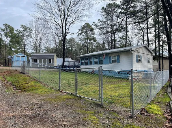 78 Hunting Trl, Bracey, VA 23919